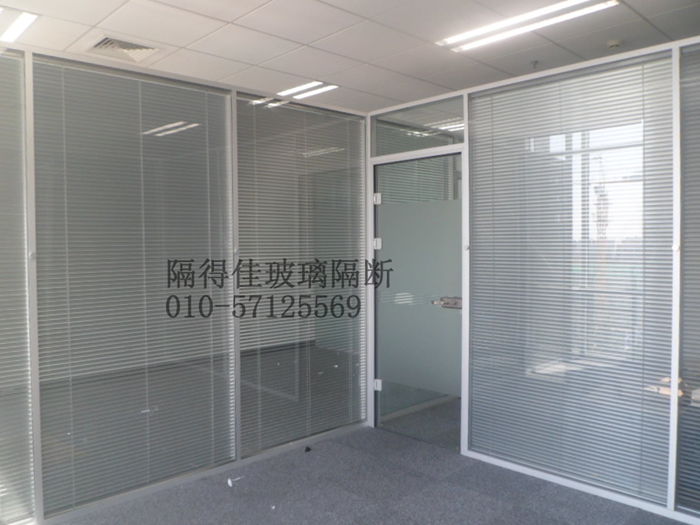 辦公室玻璃隔斷的安裝技術(shù)